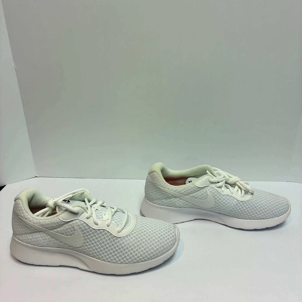 Nike Tanjun Running Shoes Womens 9.5 White Mesh Sneakers 812655-110